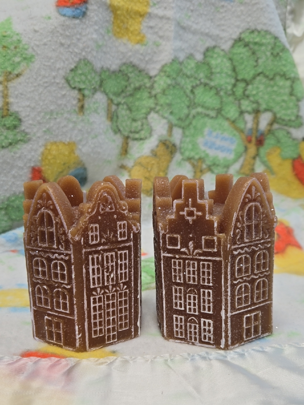Nwt! Unscented Set of 2 Decorative Brown Miniature House Candles